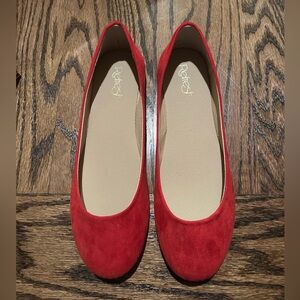 Refresh Women's Vibrant Red Flats